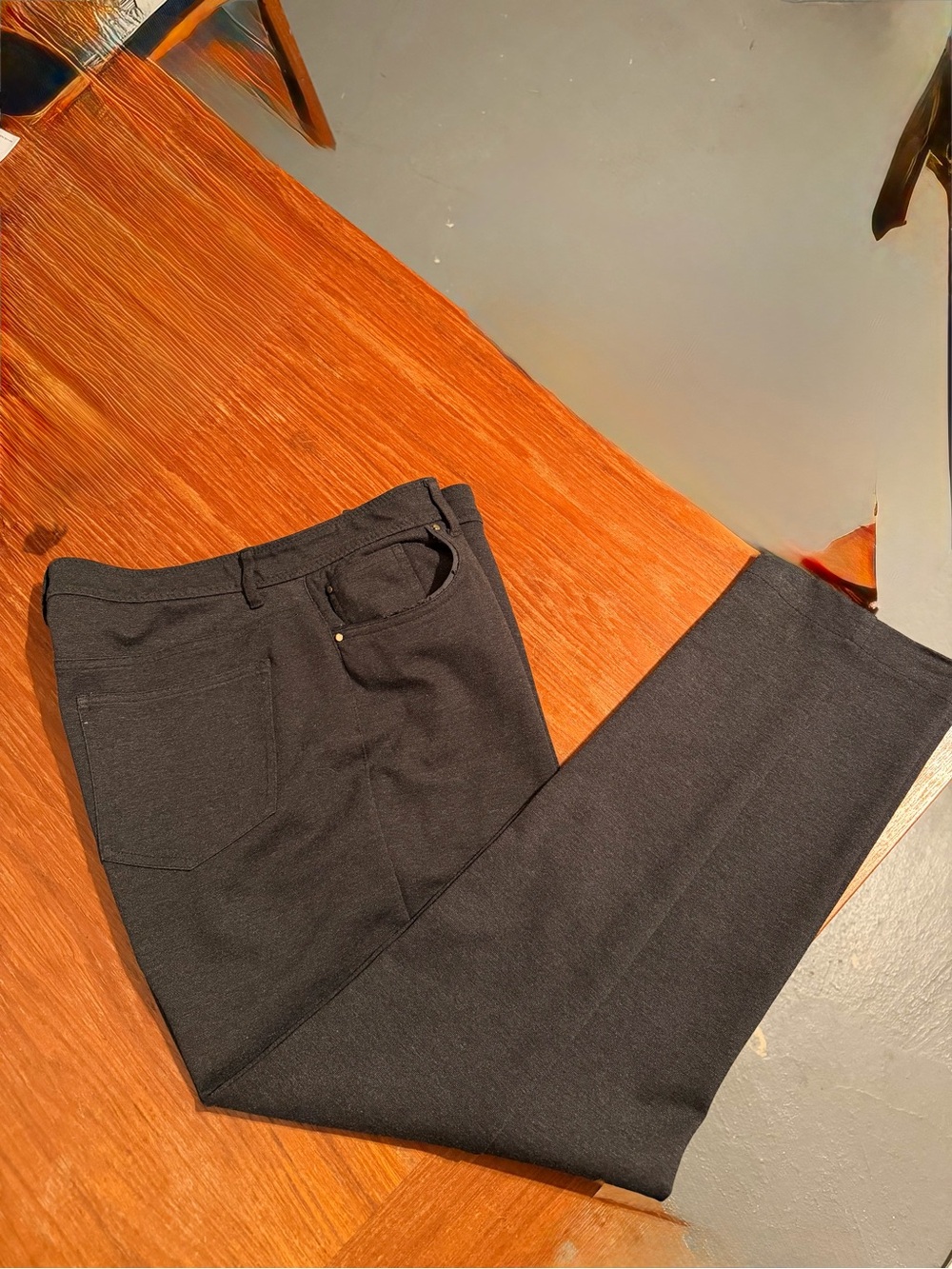 Women’s Pants Jeans Chico’s So Slimming Gray Elastic Waist Zipper 5-pockets Sz 2